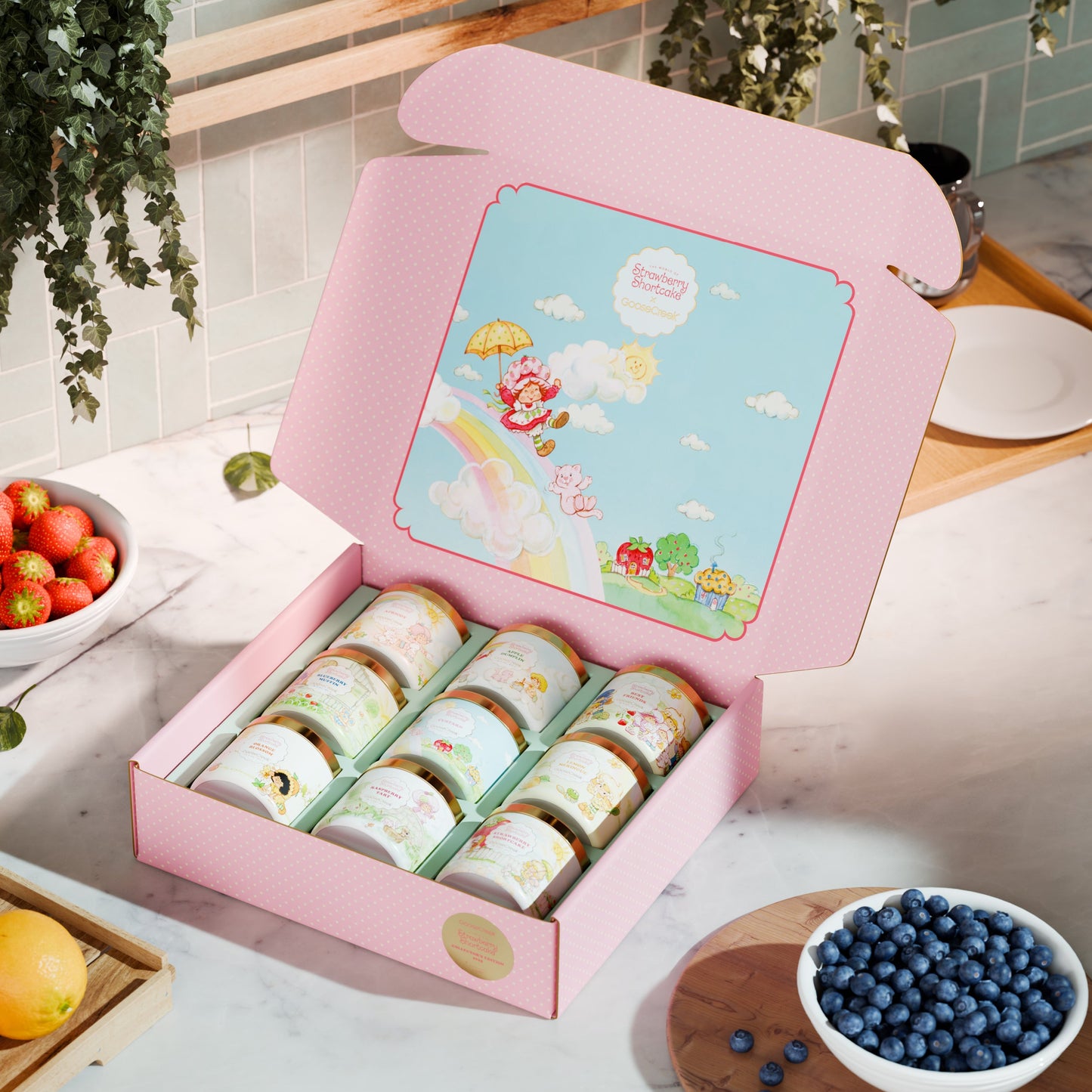 Strawberry Shortcake Limited Edition Collector's Box  - Includes Nine 3-Wick Candles